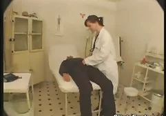 دختر با موهای منصفانه از اسباب بازی های جنسی تصاویرسکسی جدید سرگرم کننده است
